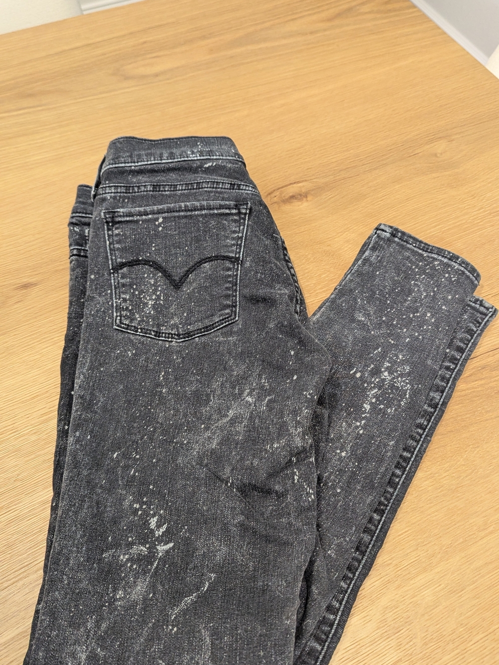 Levi's Women’s Black Acid-Wash Skinny Jeans - Picture 11 of 11